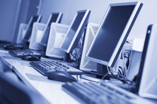 電腦、微機(jī)與計(jì)算機(jī) 辨析核心概念及軟硬件體系